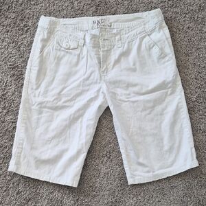 BKE Classic White Bermuda Shorts